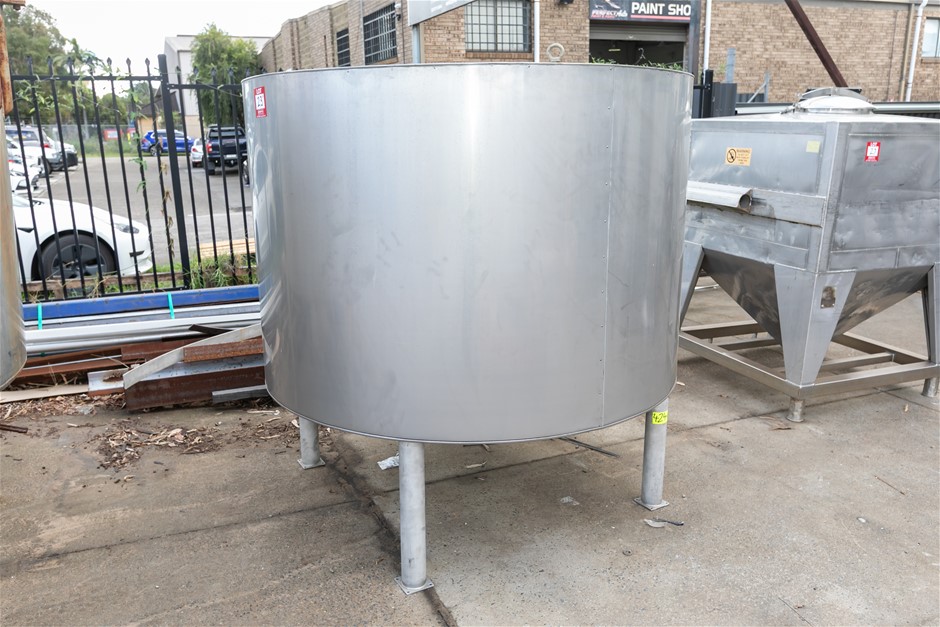 S.T.M Free Standing Open Top Tank