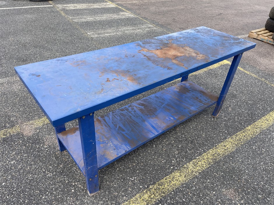 <p>Steel Work Bench</p>