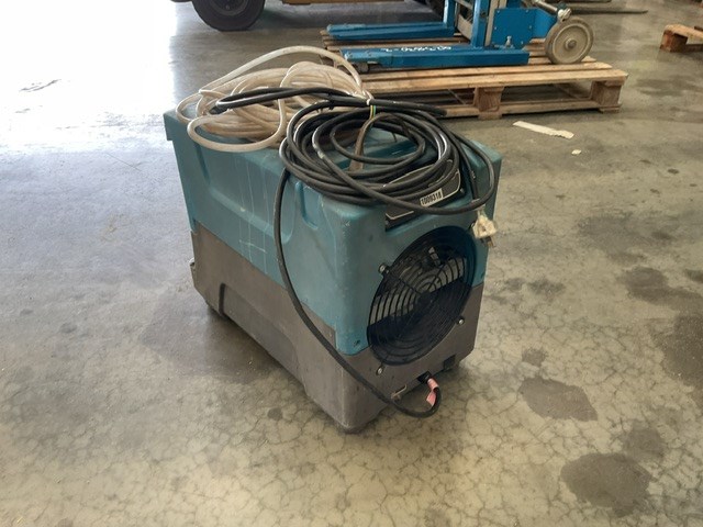 <p>DRIEAZ Dehumidifier</p>