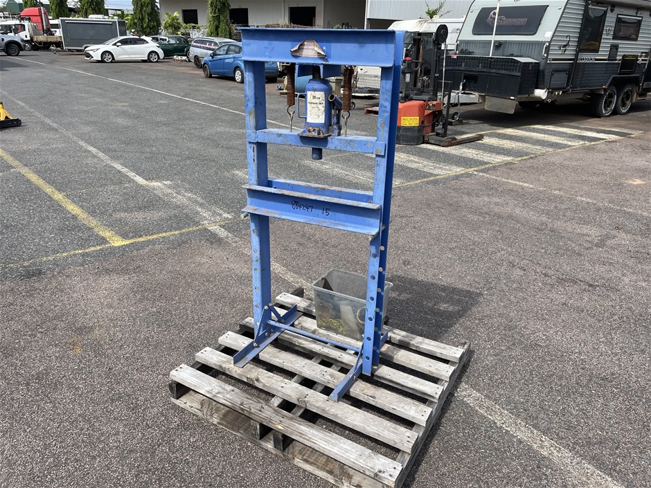 <p>Trade Quip Hydraulic Shop Press </p>
