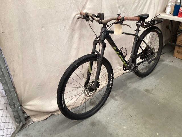 <p>Scott Mountain Bike </p>