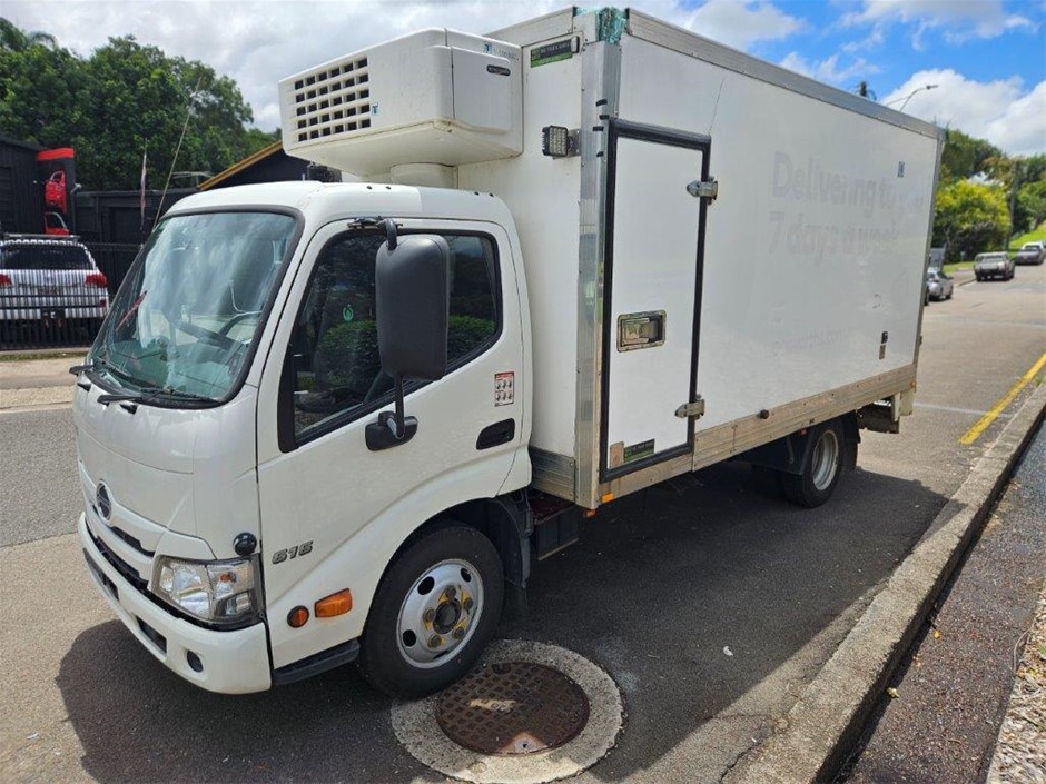 2021 Hino 300 Series 2 4 x 2 Refrigerated Body Truck