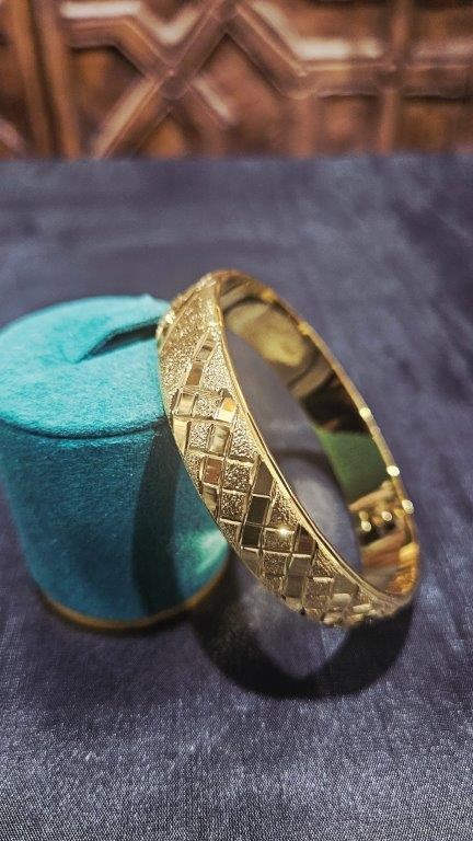 22KGold Filled /ITALY Yellow Bangle -(Stamped 22KGold Filled /ITALY)-Gift