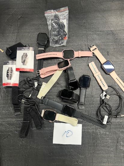 END OF LEASE SALE: Large quantity of smart watches