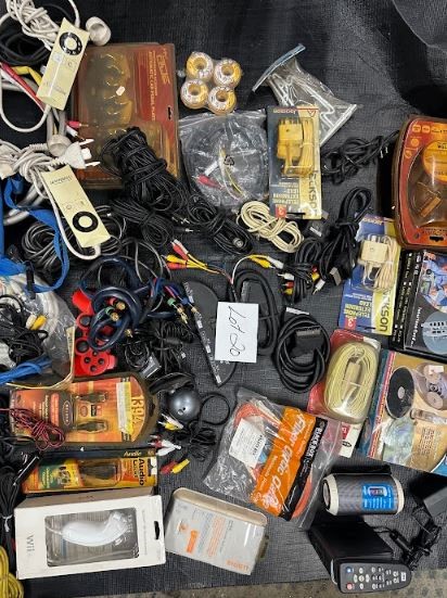 END OF LEASE SALE: Mixed lot of electrical goods