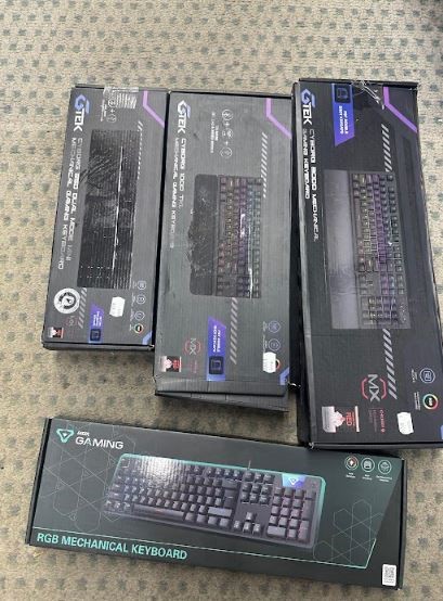 END OF LEASE SALE: Large qauntity gaming keyboard