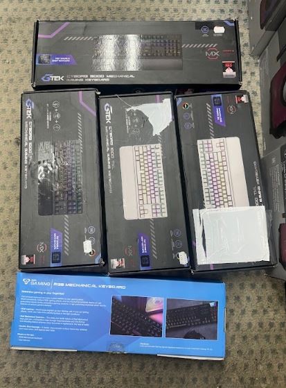 END OF LEASE SALE: Large qauntity gaming keyboard
