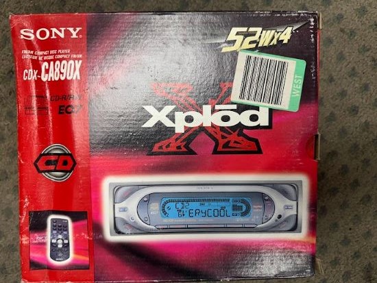END OF LEASE SALE: Car CD Player
