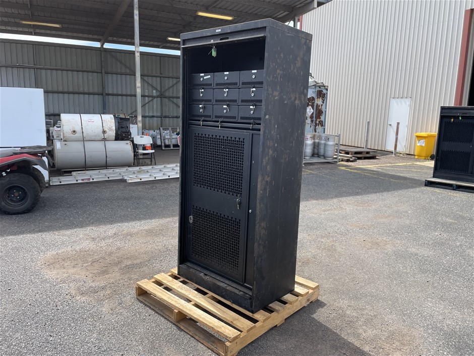 <p>Steel Storage Locker</p>