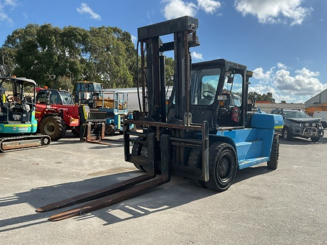 Komatsu FD13ST-6 Counterbalance Forklift