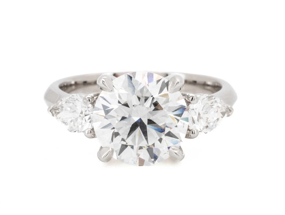 3.22 Carats Platinum Diamond Engagement Ring IGI certified