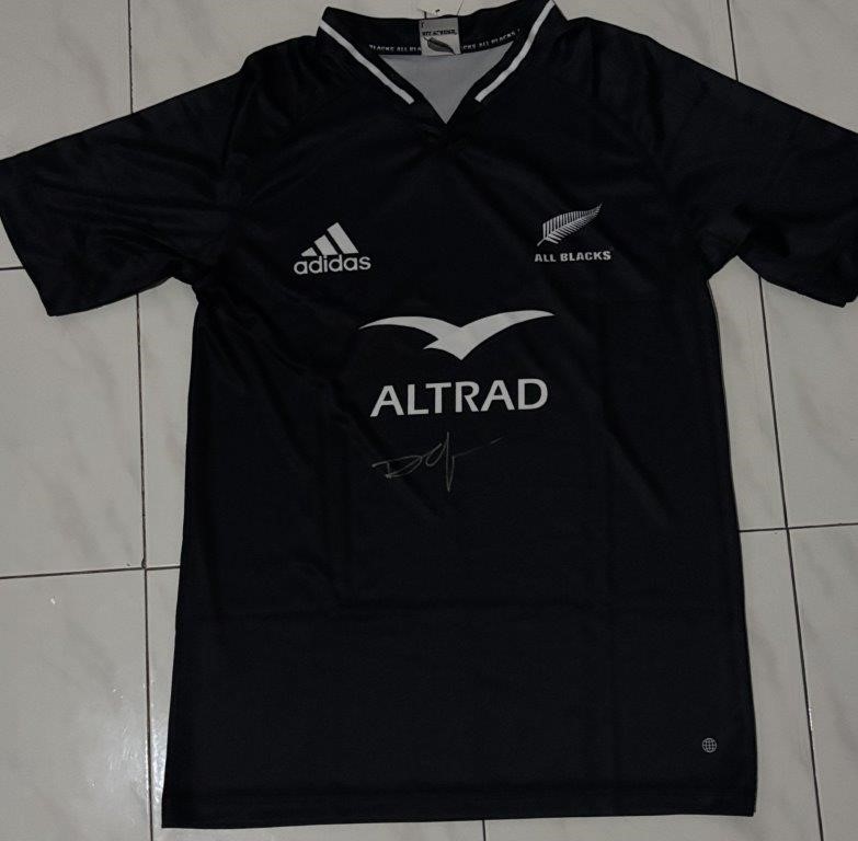 RUGBY GREAT DAN CARTER SIGNED NZ AB JERSEY