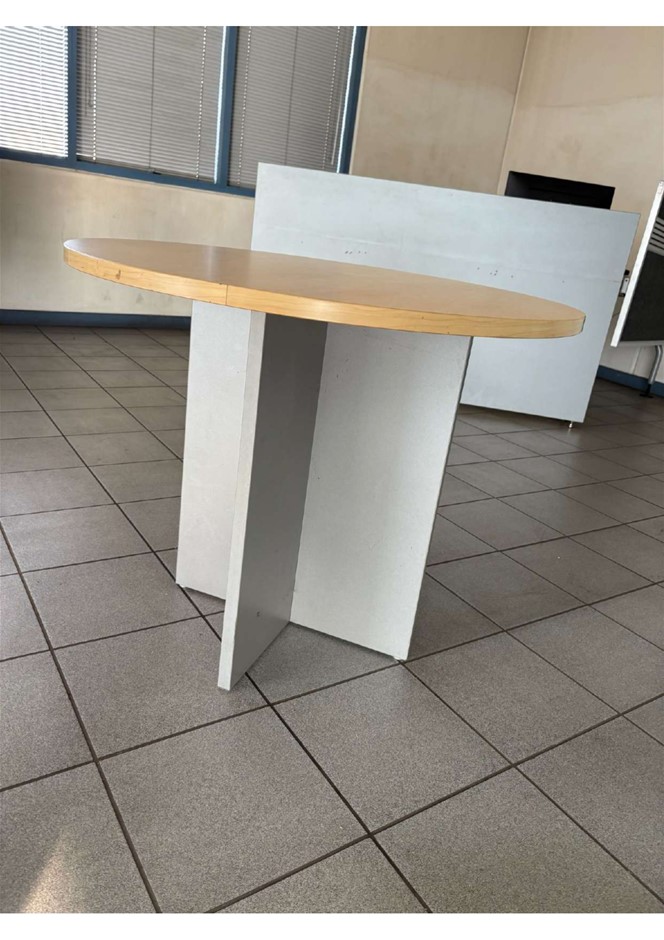 Round Table