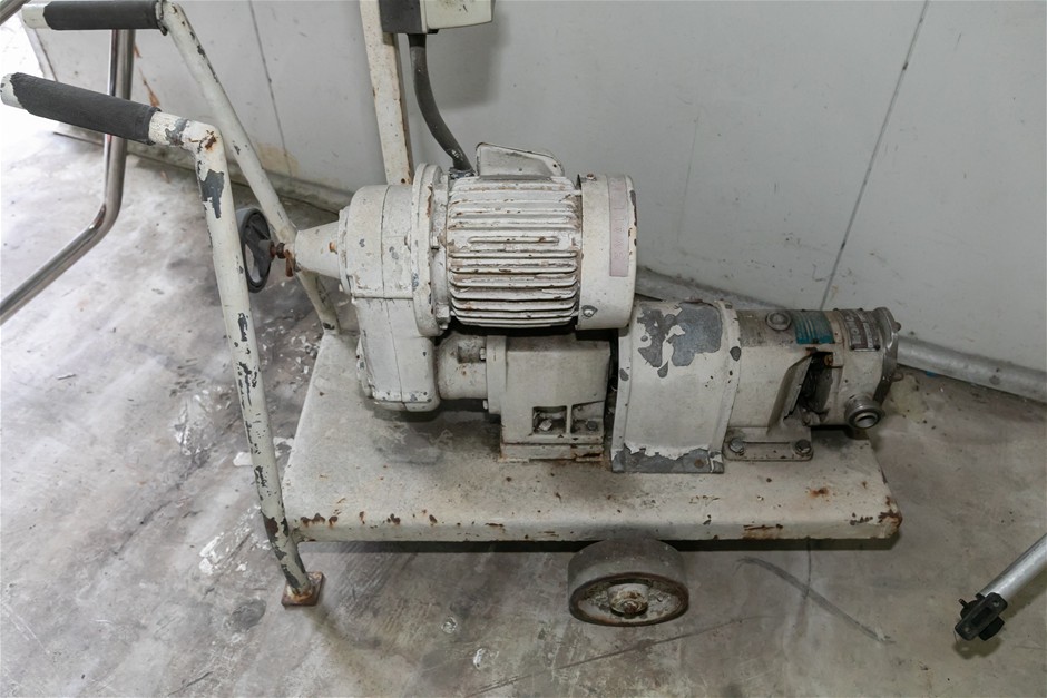 <B>MONO PUMP AP100B5 Mobile Water Pump</B>
