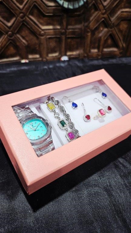 6-Piece Jewellery Set.Watch,Bracelets, Ring & Two Earrings(Gift Box Inc