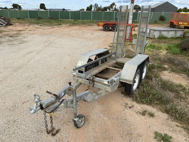 <p>2015 Adeng 1930 Tandem Plant Trailer</p>