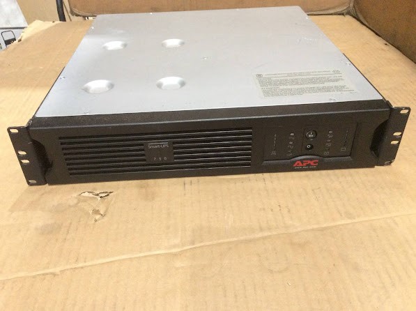 APC Smart-UPS 750 UPS
