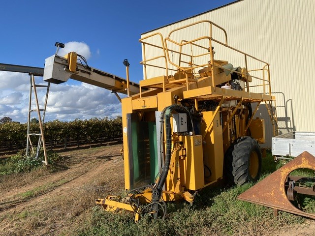 <p>Gegorie G66 Grape Harvester</p>