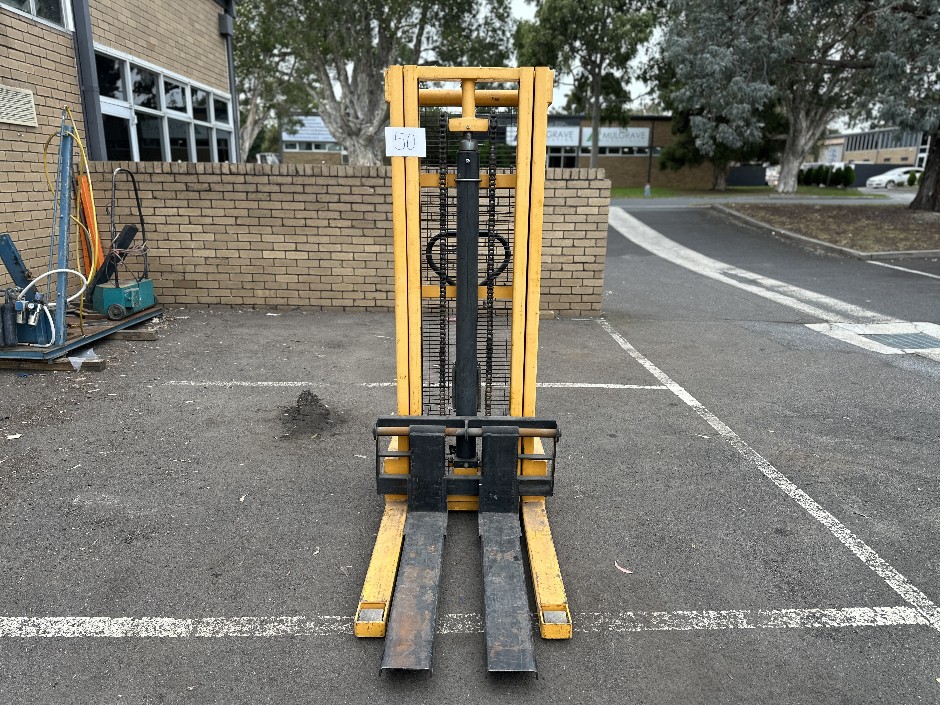 <p>1000Kg Lifter</p>