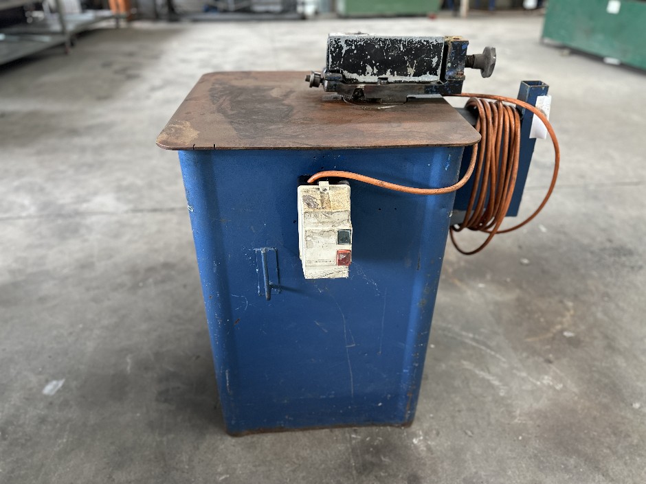 <p>Radius turn up 8mm machine</p>