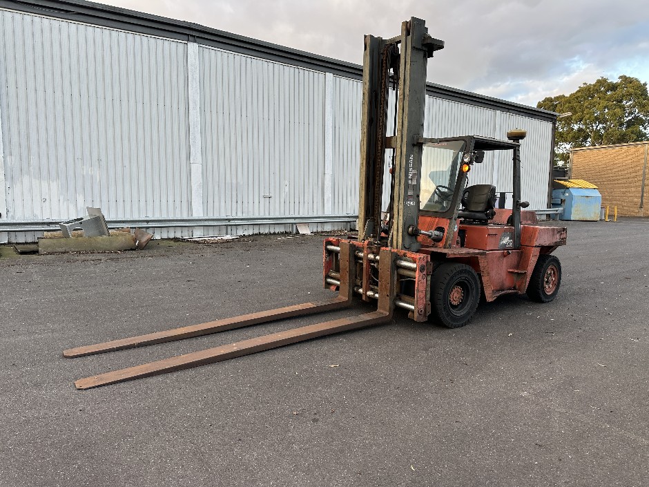 Nissan WF05H70U Diesel Counterbalance Forklift