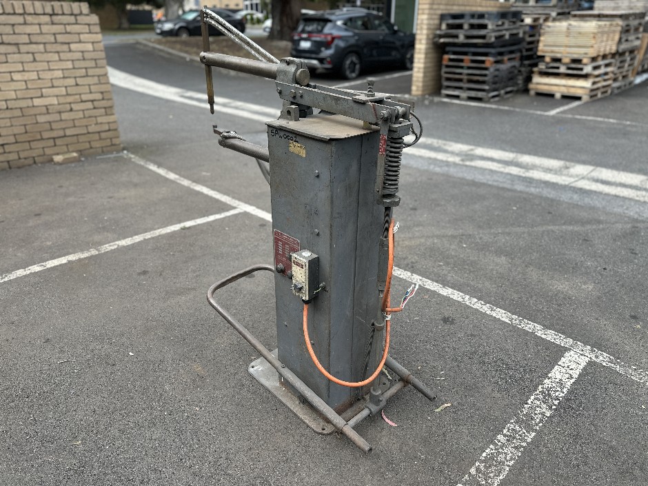 <p>Noman Spot Welder</p>