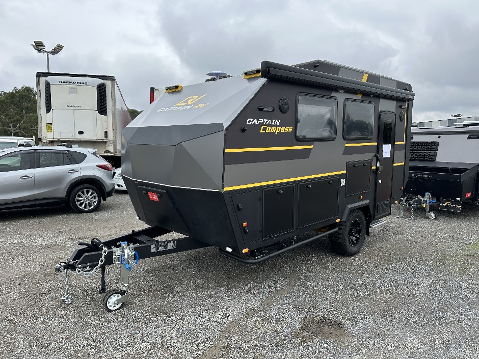 2025 Star Vision Captain Compass Caravan (Display Model)