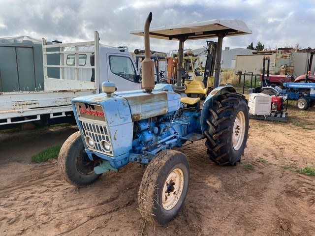 <p>Ford Tractor</p>