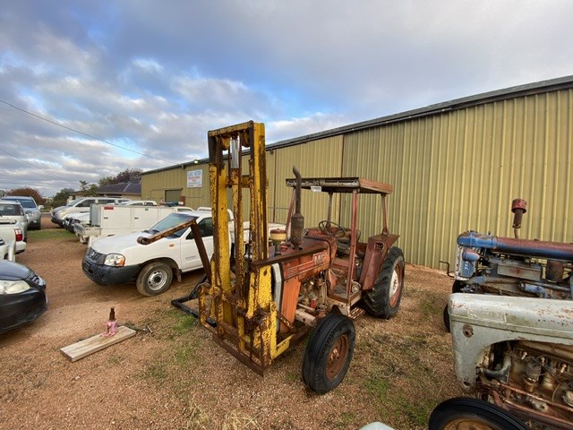 <p>Massey Ferguson MF 650 Tractor with Fork Attachment</p>