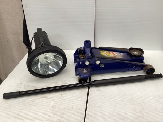 <p>Mechpro 2000Kg Jack And Black Torch</p>