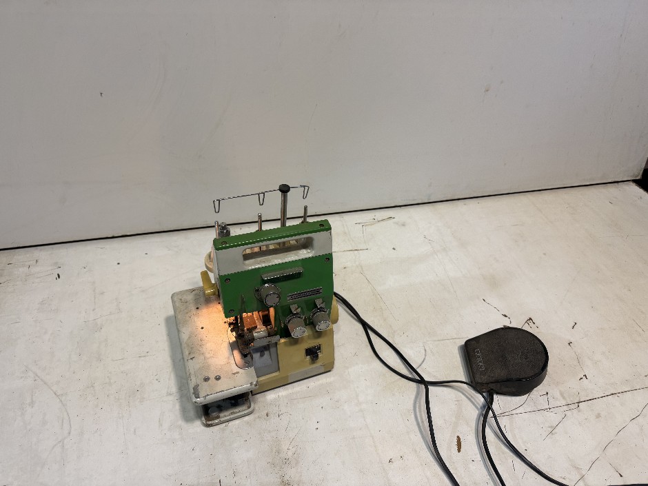 <p>Janome Overlocker</p>