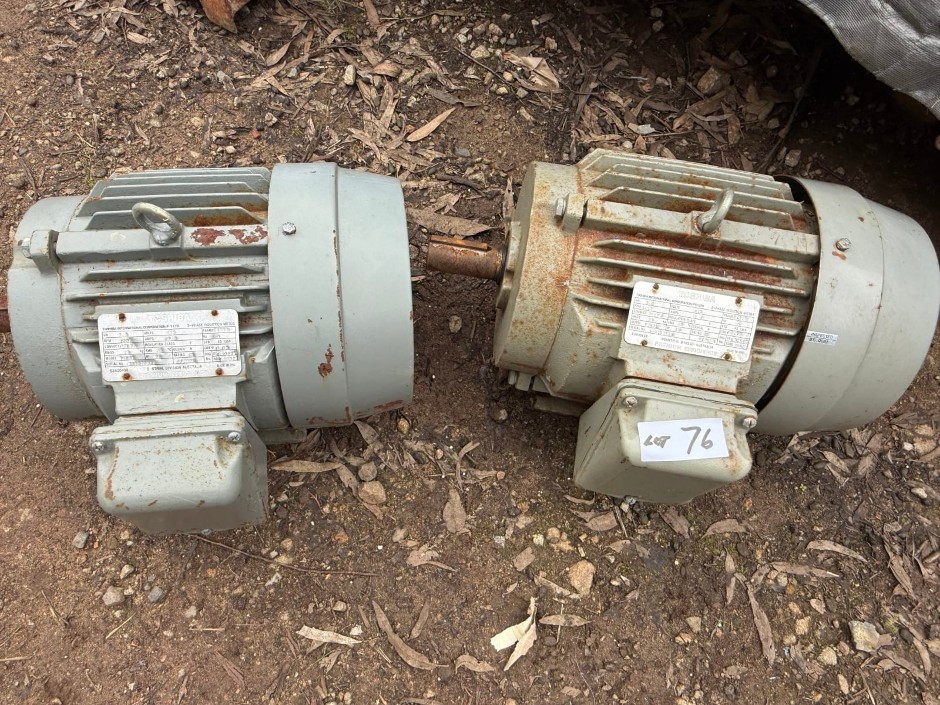 <p>2x 3 Phase Motors</p>