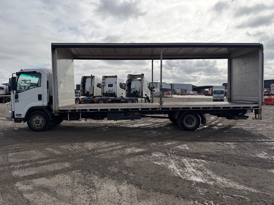 2014 Isuzu FRR 500 X-Long 4x2 Curtainsider- VIC