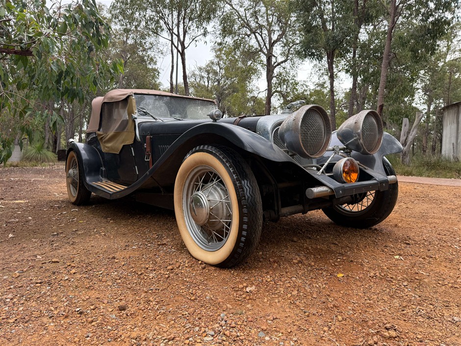 Custom Jaguar Roadster Replica - Volkswagen Beetle Based (Import)