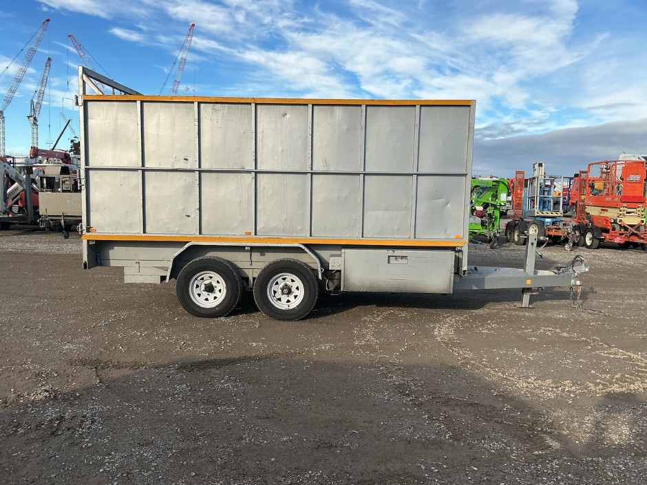 No Reserve 2016 Packenham Box Dual Axle