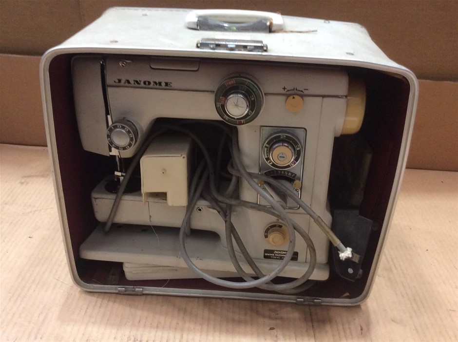 Janome Sewing Machine With Carry Case