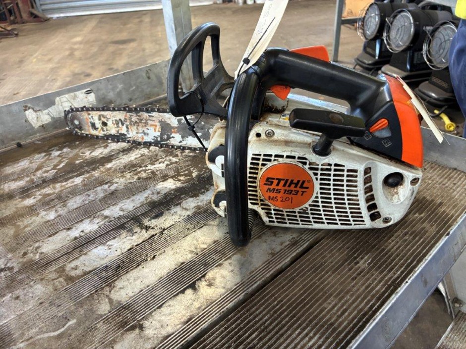 <p>Stihl MS193t Petrol 12" Chain Saw</p>