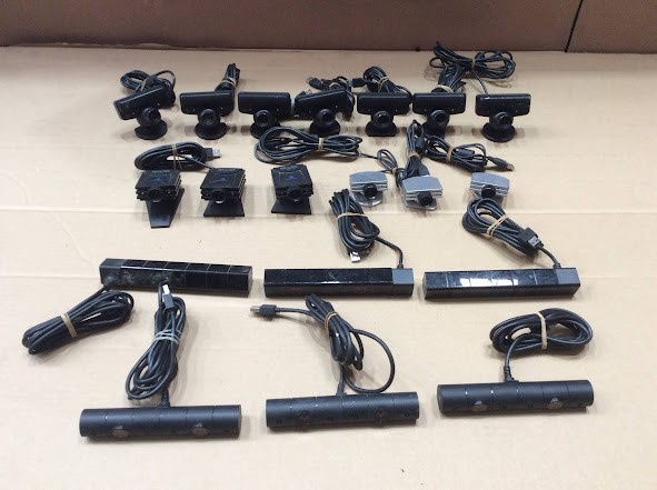 Sony PlayStation CUH-ZEY1&PlayStation 2 EyeToy Model Cameras (Lot of 19)