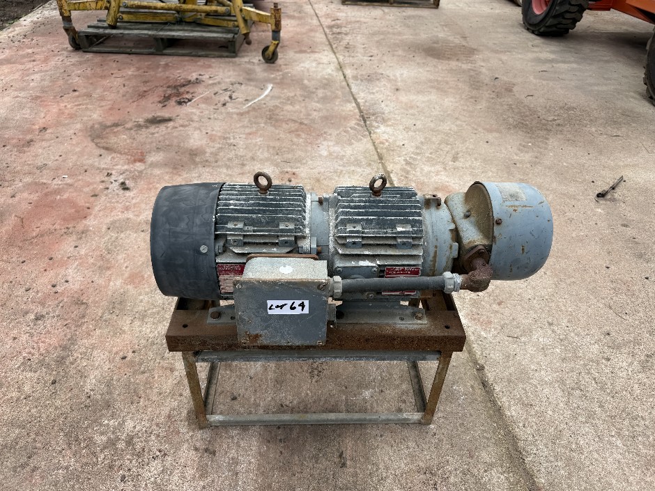 <p>1x Frequency Changer</p>