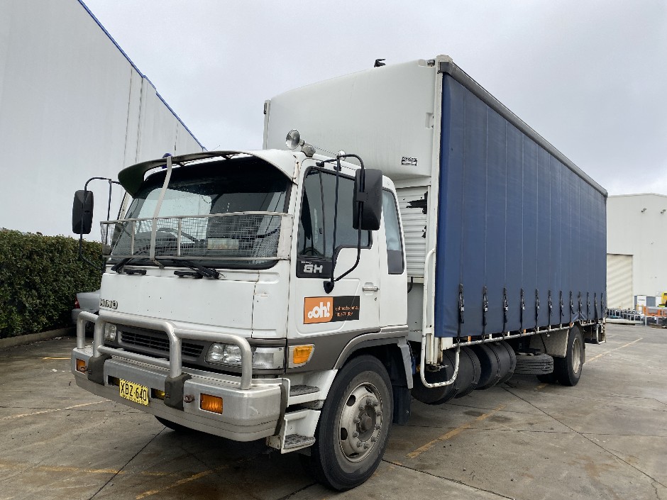 2000 Hino GH 4x2 Curtainsider