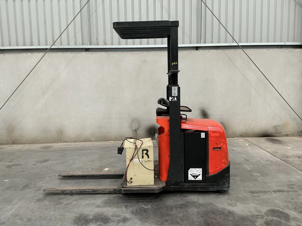 BT OSE100W Electric Picker Forklift