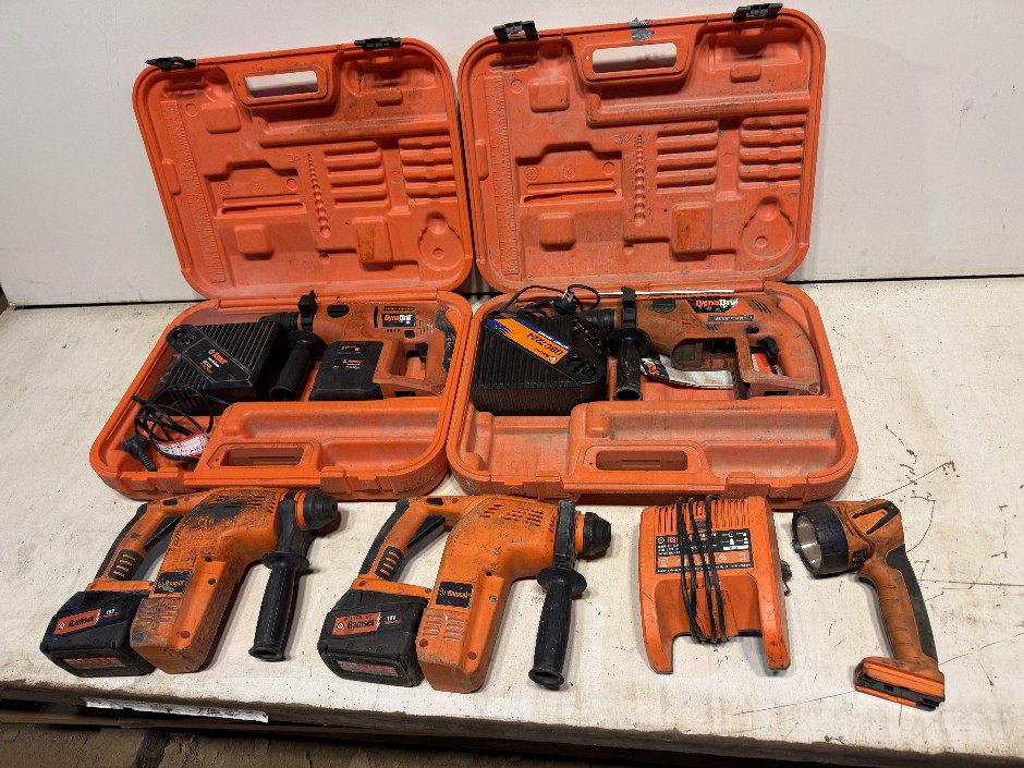<p>Ramset Cordless Drills, Torch and Batteries</p>