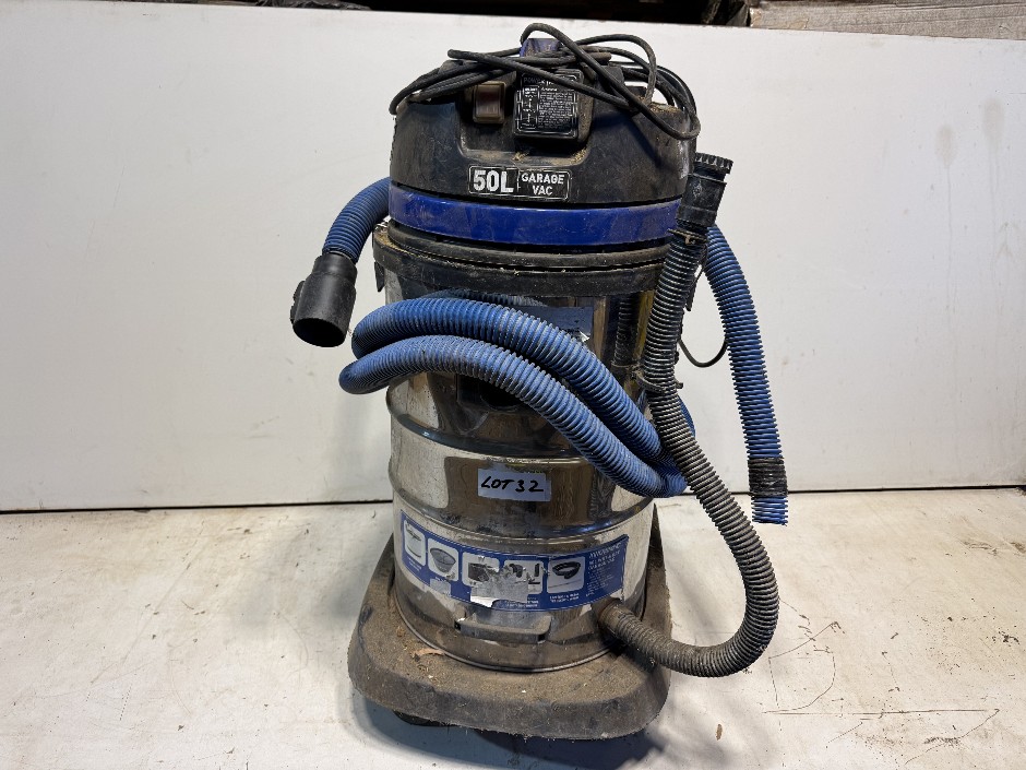 <p>Kinchrome Wet/Dry Vacuum Cleaner- Part only- not working</p>