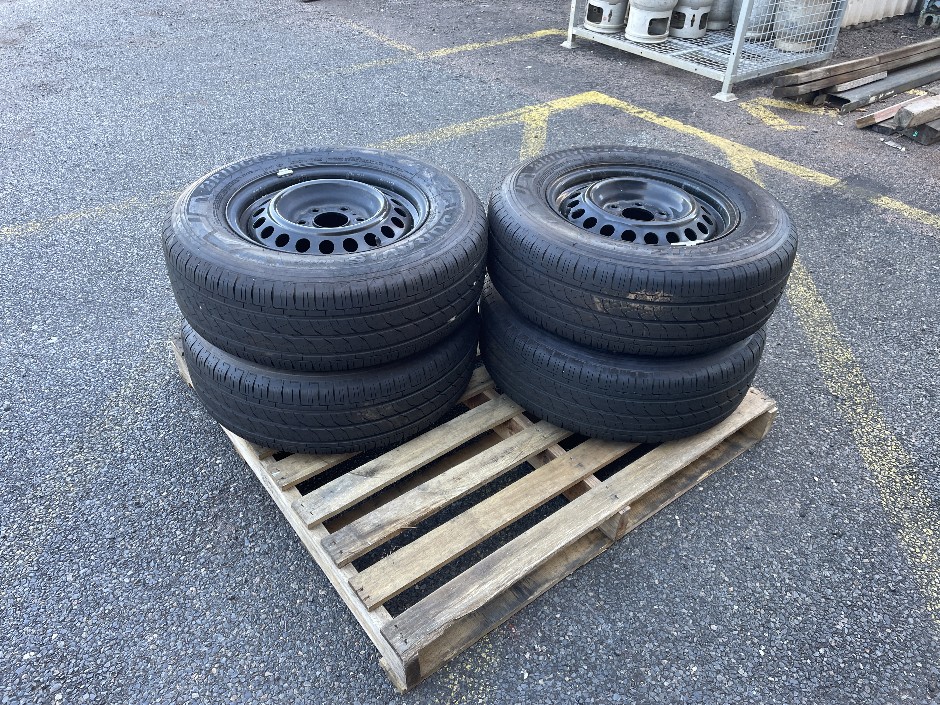 <p>4 x Wheels ex H300 Toyota Commuter</p>