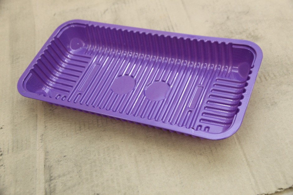 <p>Eco Food-Pac Turn Edge Purple Trays Unused in Box</p>