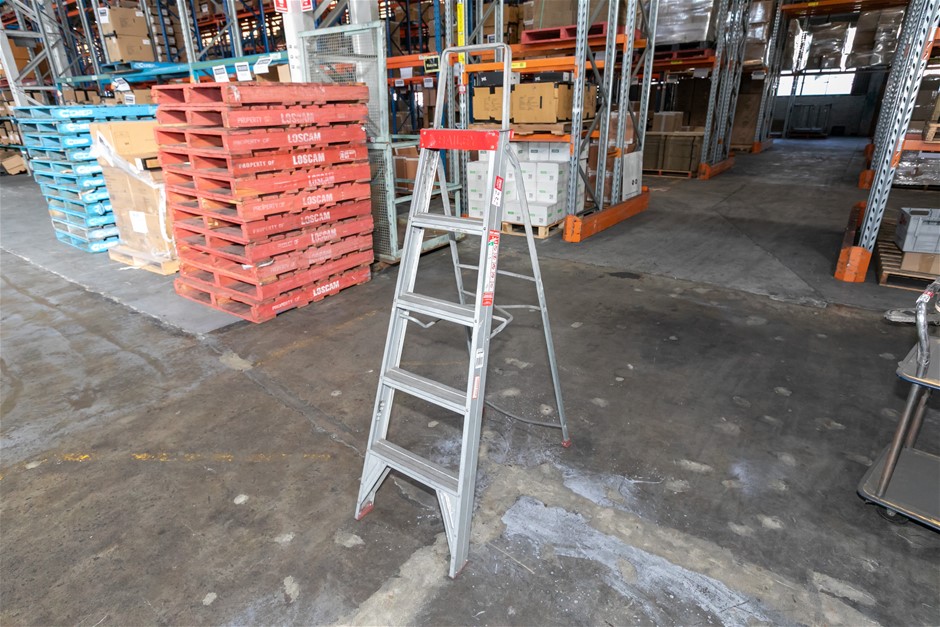 Bailey Metal Step Ladder