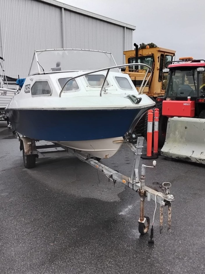 Stejcraft 5.1 Half Cabin Boat