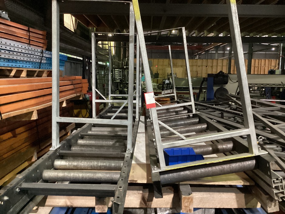 <p>Conveyor Roller Tables</p>