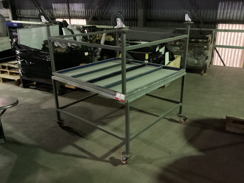 <p>2 x Workbenches</p>