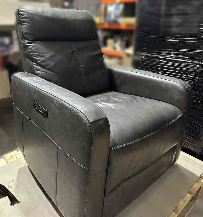 GILMAN Creek Leather Power Recliner Armchair. NB: Used; working. Photo as i